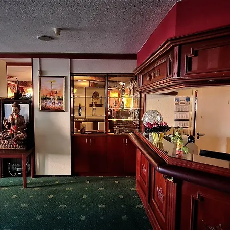 Brander Hof Бранд-Эрбисдорф